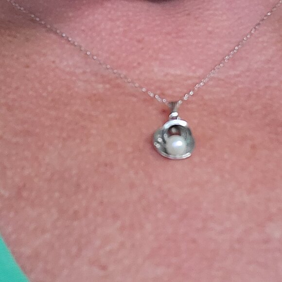 Vintage Sterling Silver Bell Pendent With Pearl Necklace. - Picture 8 of 8